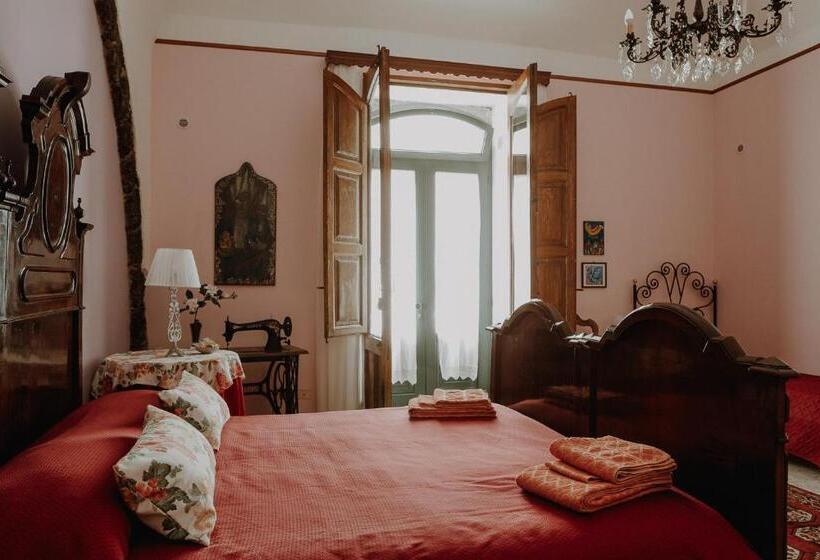 Четырехместный Номер Стандарт, La Baronessa B&b