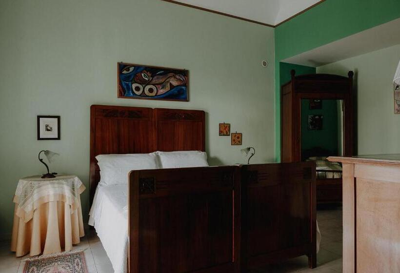 Номер Стандарт Трехместный, La Baronessa B&b