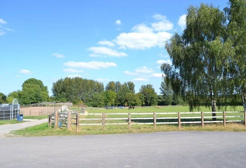 샬레, The Chiltern Lodges At Upper Farm Henton