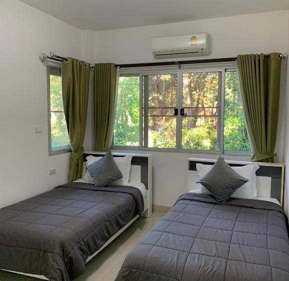 디럭스 트리플 룸, Baan Pingkan Wellness Resort