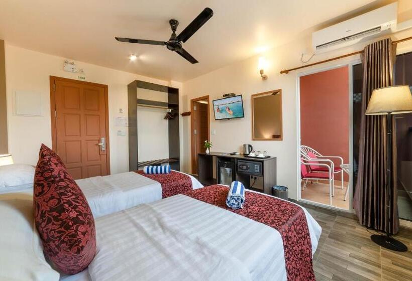 Comfort room with balcony, Paguro Beach Inn