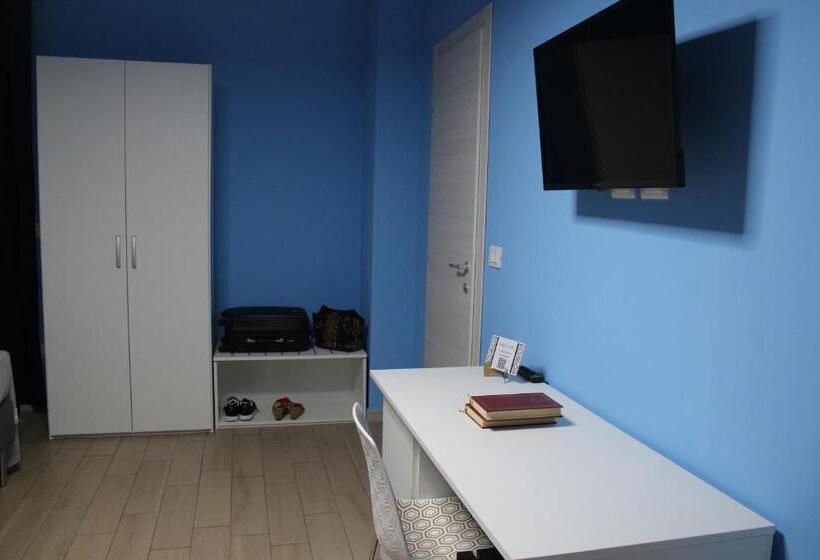 اتاق استاندارد چهارنفره با بالکن, Lasso B&b