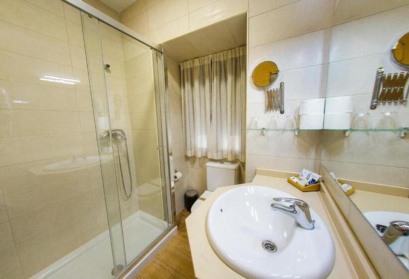 Номер Deluxe с Балконом, Hospedería Castilla Plaza Mayor