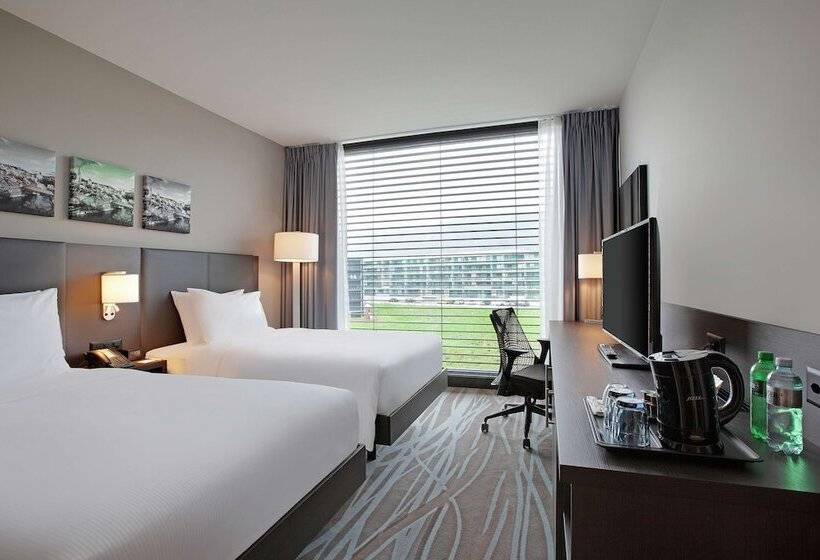Номер Стандарт, Hilton Garden Inn Zurich Limmattal