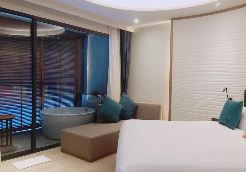 Полулюкс, The Nature Phuket   Sha Extra Plus