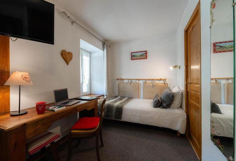 Quarto Triplo Comfort, Logis Hotel et Spa Le Christiania