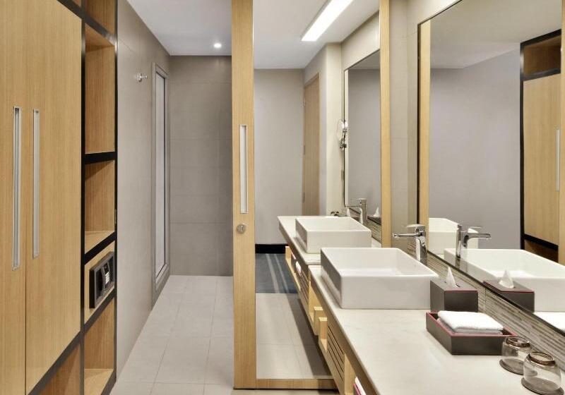 اتاق استاندارد با تخت بزرگ, Aloft New Delhi Aerocity