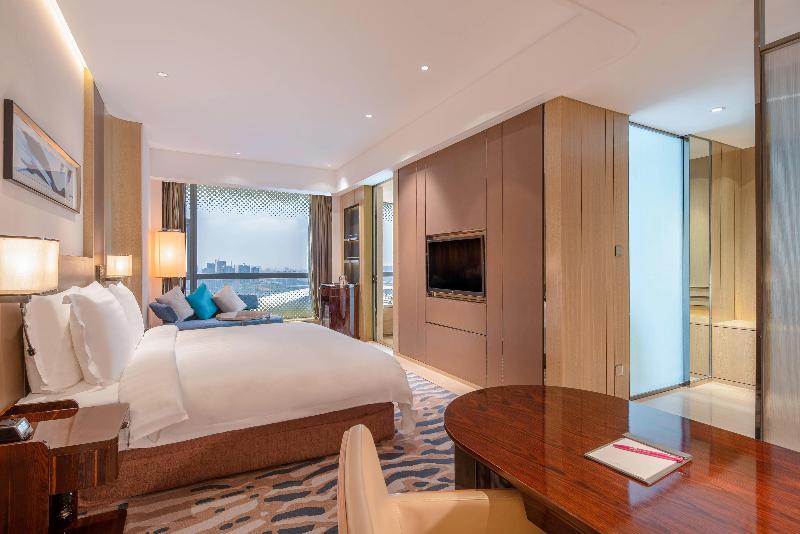 Стандартный Номер Кровать Кинг, Crowne Plaza Dalian Sports Center, An Ihg