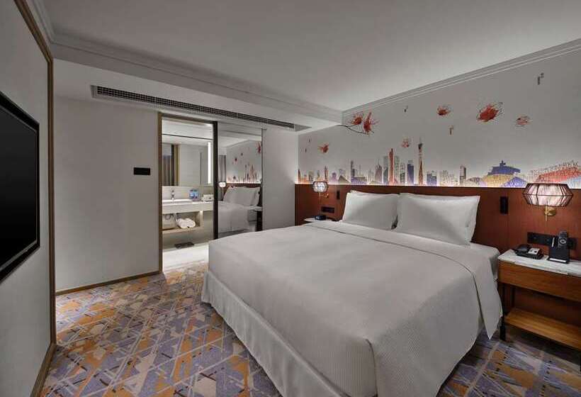 Люкс Кровать Кинг, Hilton Pilar