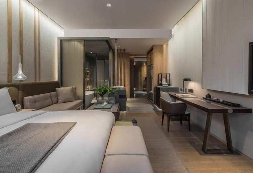 Номер Deluxe, Joyze Hotel Xiamen, Curio Collection By Hilton