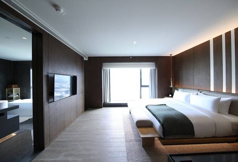Президентский Люкс, Joyze Hotel Xiamen, Curio Collection By Hilton