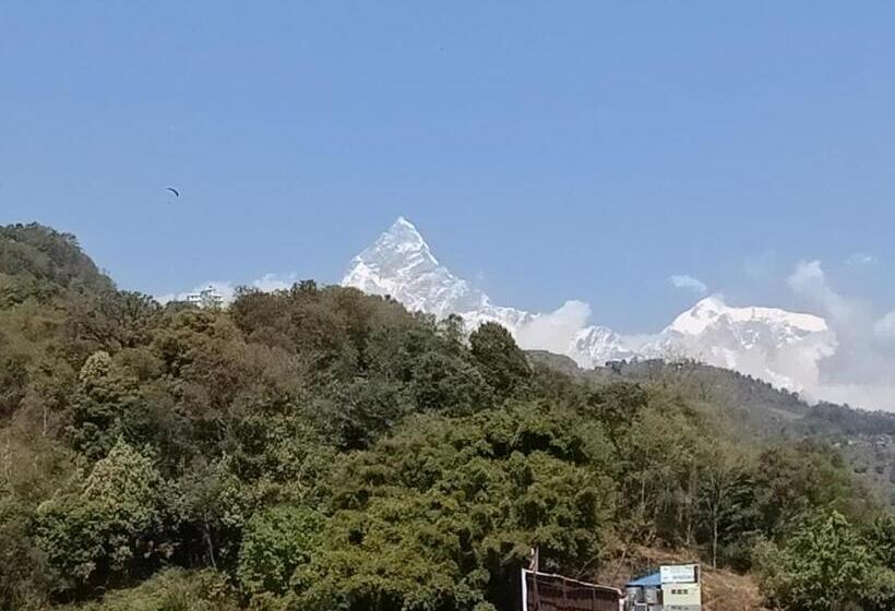 デラックストリプルルーム, Nana Pokhara