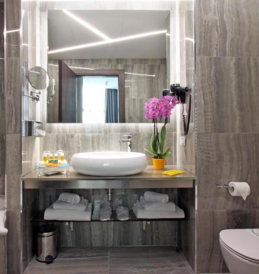Suite, The Hive