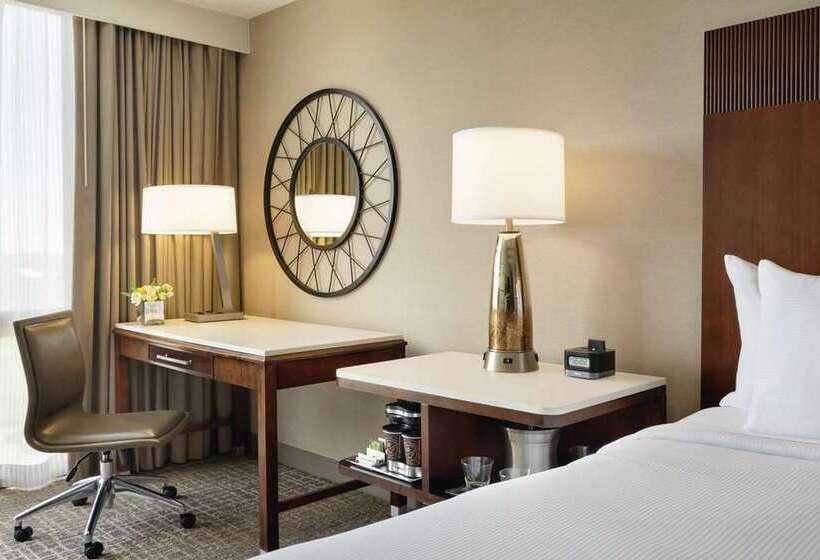 Номер Deluxe Кровать Кинг, Joyze Hotel Xiamen, Curio Collection By Hilton