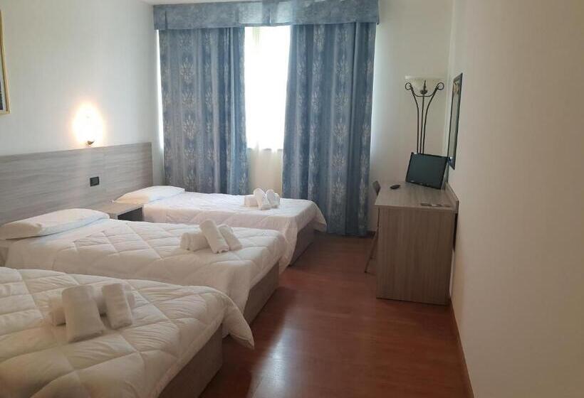 اتاق سوپریور سه تخته, Risthotel Airport