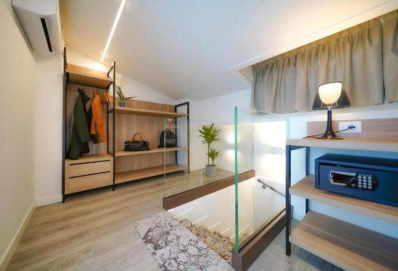 اتاق لوکس با چشم‌انداز شهر, Bergamo Inn 15