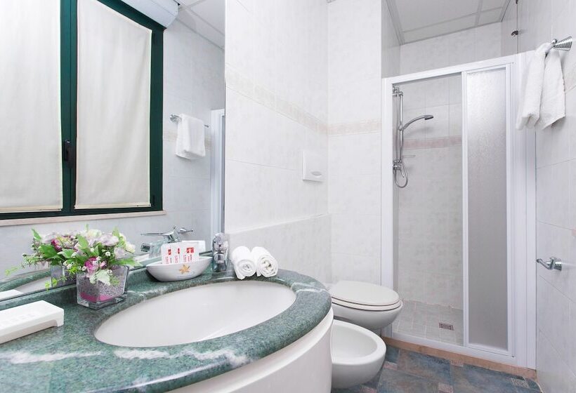 Quarto Estandar Individual, Zeus