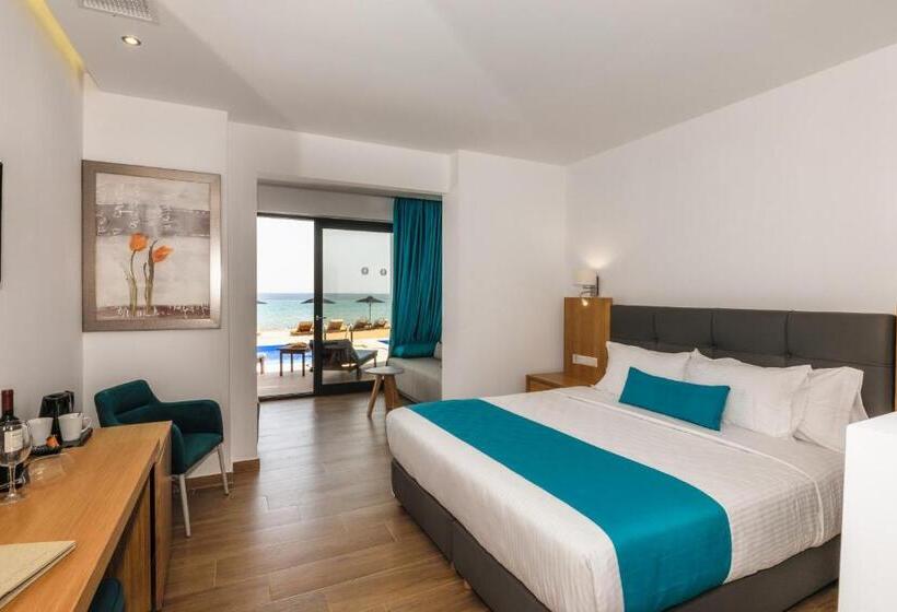 Люкс с Бассейном, Cavo Orient Beach Hotel & Suites