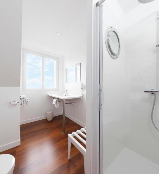 Номер Deluxe Вид на Море, Hôtel Spa De La Citadelle Lorient