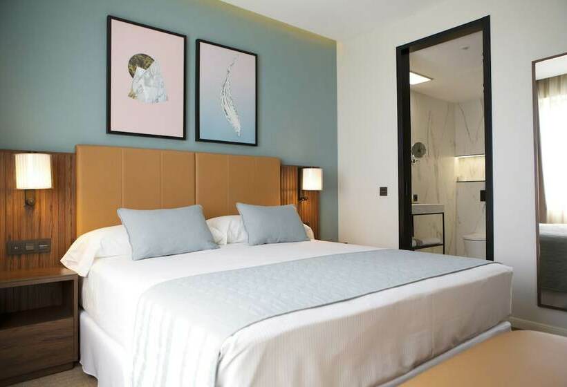 اتاق لوکس با تخت بزرگ, Hotel Riu Plaza España