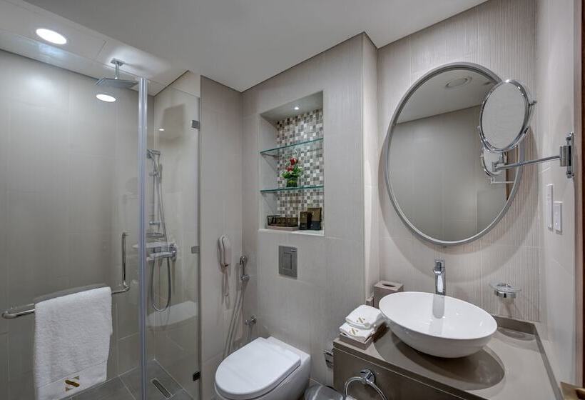 带大床的行政房间, The S Hotel Al Barsha