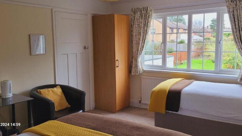 スタンダードトリプルルーム, Hampton Lodge En Suite Rooms With Free Parking