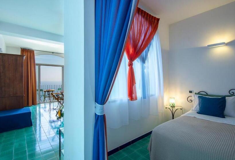 Апартаменты 1 Спальня Вид на Море, Amalfi Residence
