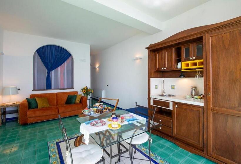 Апартаменты 1 Спальня Вид на Море, Amalfi Residence
