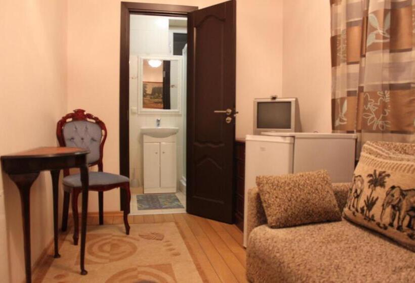 اتاق اکونومی, Columba Livia Guesthouse