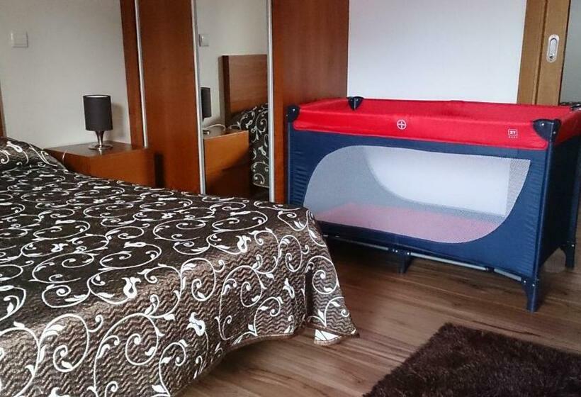 Quarto Triplo Estandar, Flor Do Douro   Comércio E Hotelaria, Lda