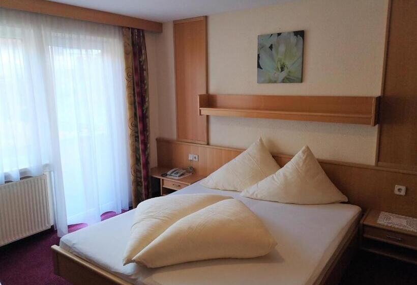 Номер Стандарт с Балконом, Apart Hotel Ideal