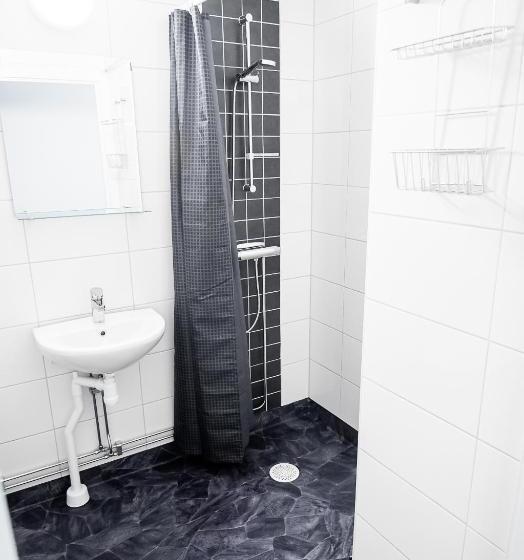 Pokój Standard Trzyosobowy, Karlskoga Folkhögskola Vandrarhem Udden