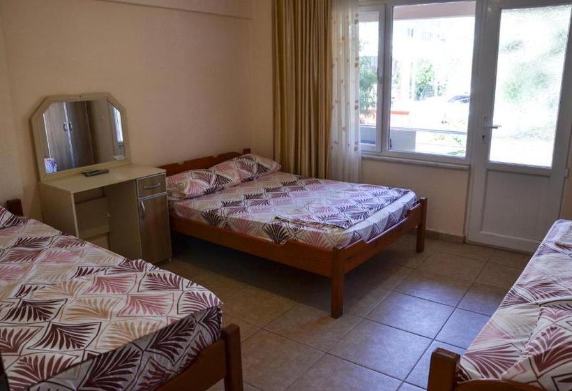 اتاق استاندارد چهار تخته, Berk Apart