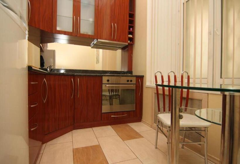 اتاق خانوادگی با چشم‌انداز دریا, Apart Hotel On Preobrajenskaya 24