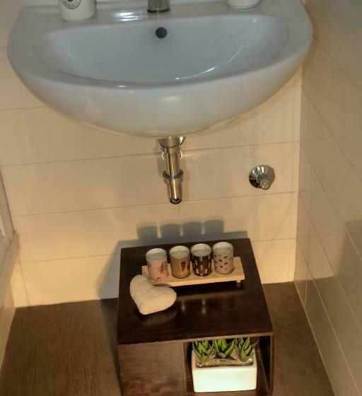 غرفة قياسية مزوَّدة بتراس, B&b L'arca Di Noè