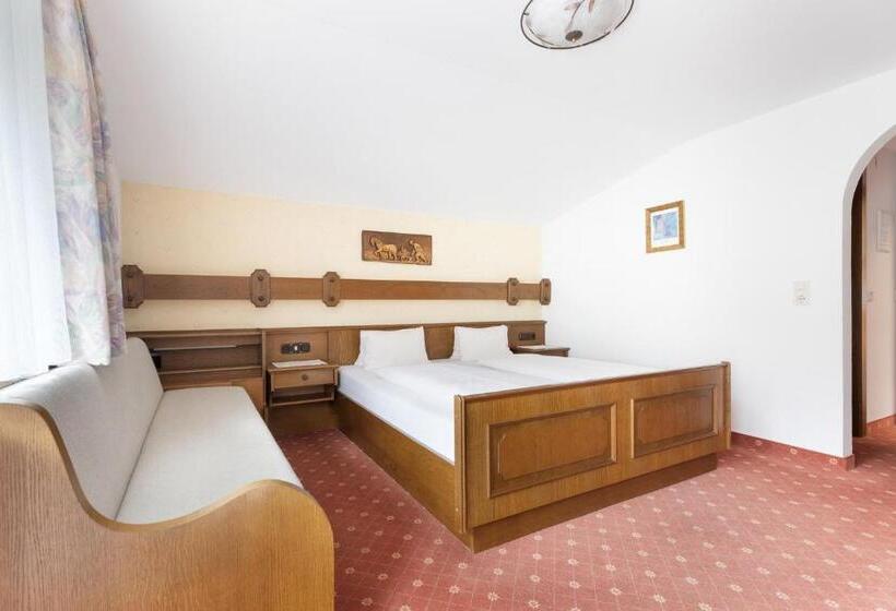 Апартаменты 3 Спальни, Pension Glockenstuhl