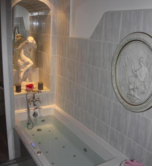 Suite, Chateau De La Chapelle Des Bois