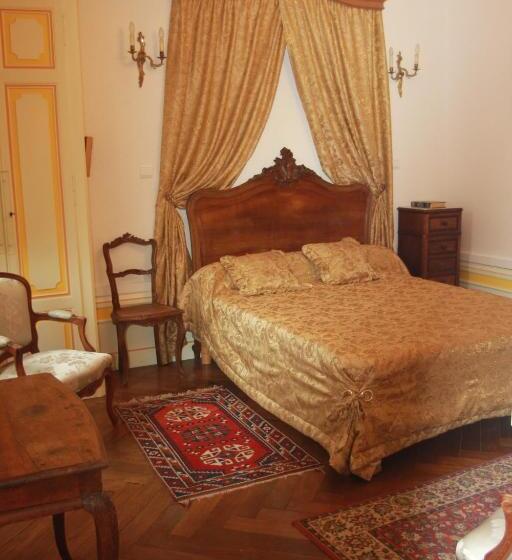 Номер Стандарт, Chateau De La Chapelle Des Bois