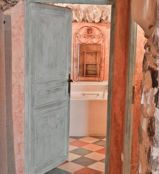 Студио Стандарт с Террасой, Maison D'hôtes Le Hameau De La Mûre
