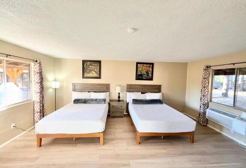 Номер Economy, Timberlodge Inn
