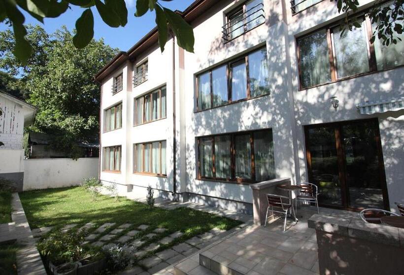 إستوديو بريميوم, Studio Apartcity