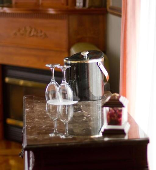 스위트, Victoria's Historic Inn