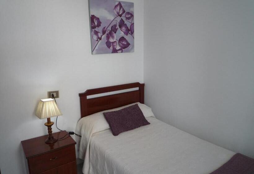 اتاق استاندارد یک نفره, Hostal Residencia Ponte Vella