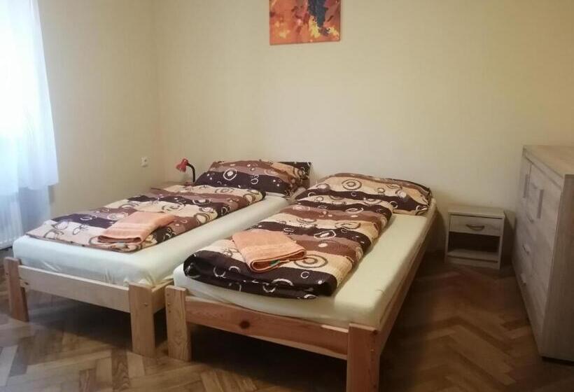 Номер Стандарт, Privat Bohemia