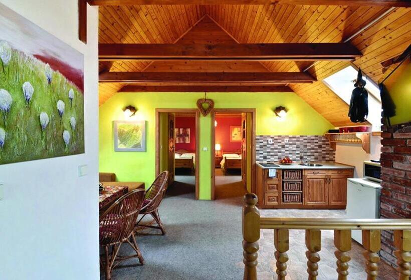 Апартаменты Superior 2 Спальни, Holiday Resort švárny