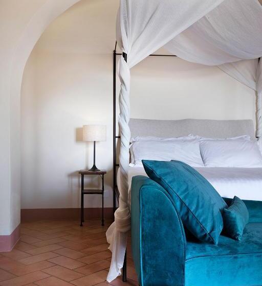 سوییت لوکس, Palazzo Massaini   La Pieve