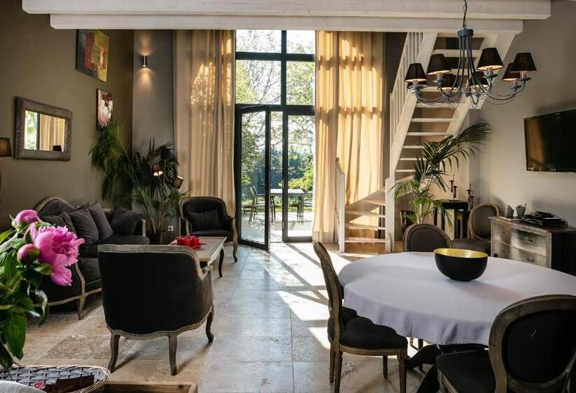 خانه 1 خوابه, Chateau Des Cinq Cantons