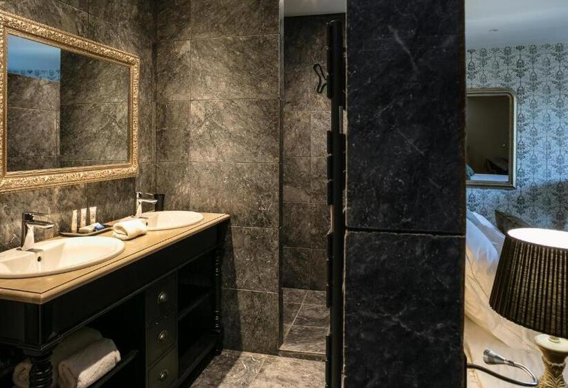 اتاق استاندارد با تراس, Chateau Des Cinq Cantons