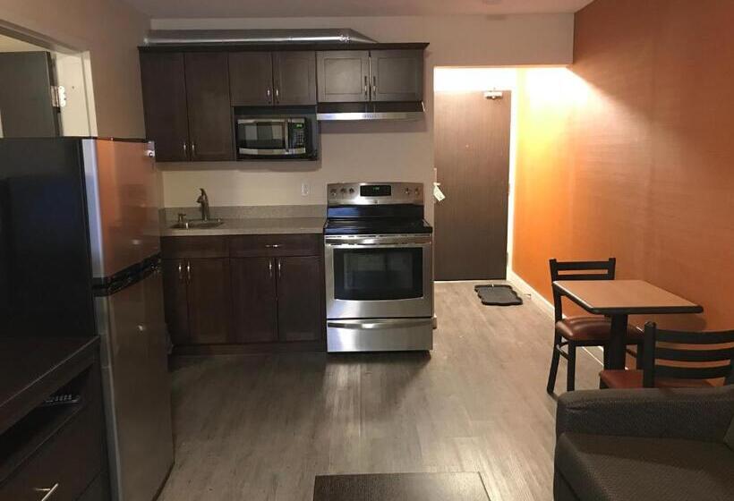 スイート, Bay Hill Inns & Suites