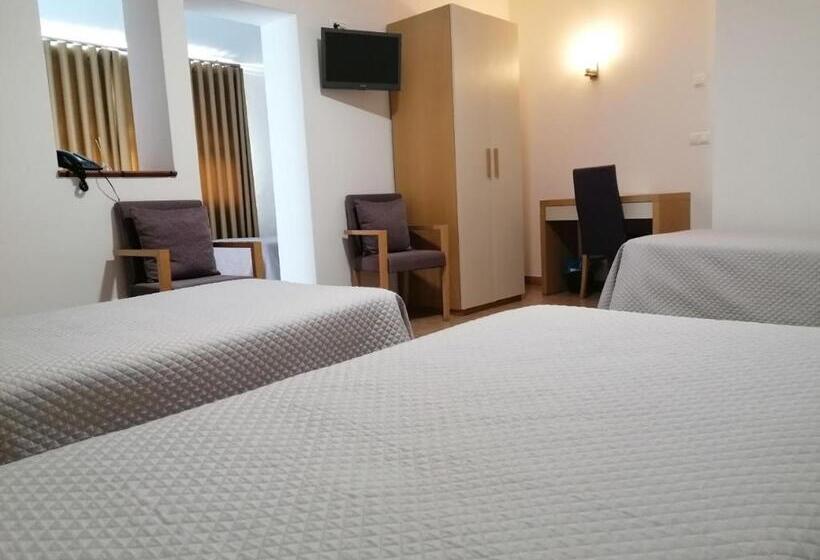 اتاق استاندارد سه نفره, Hospedaria Dona Maria